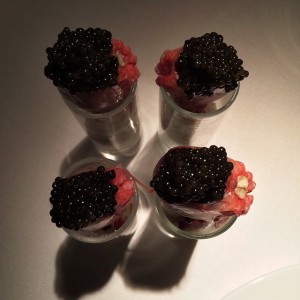 Alkimia. cabeza de gamba con caviar